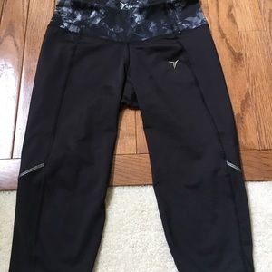 EUC, Capri style leggings